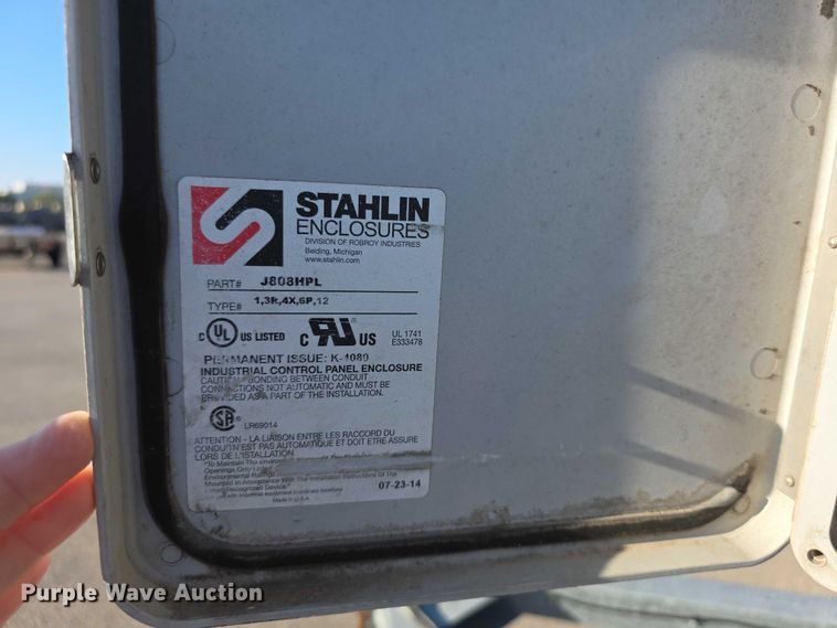 image for item FI0509 2014 Vorteq  VTQTL3  crash attenuator trailer