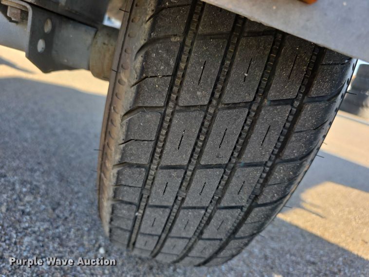 image for item FI0509 2014 Vorteq  VTQTL3  crash attenuator trailer