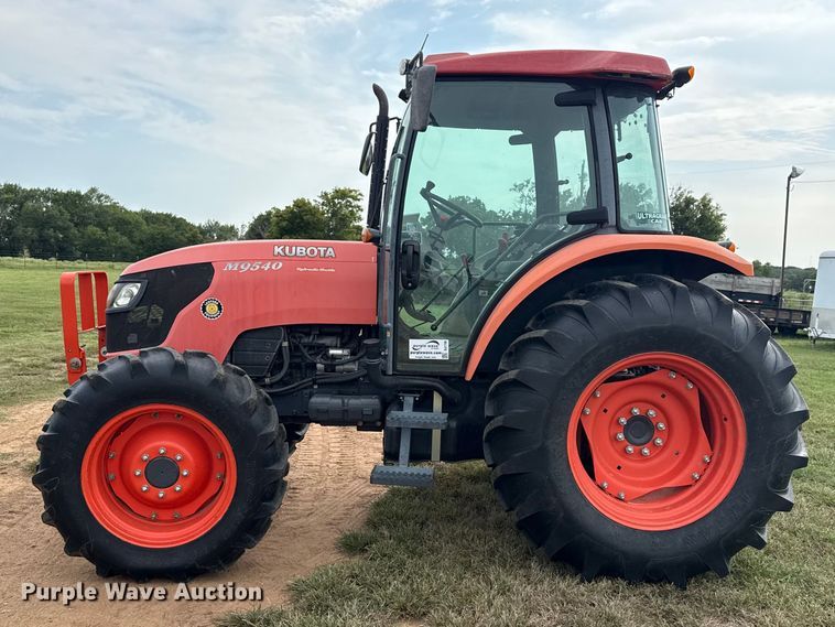 image for item DJ7790 2010 Kubota M9540 MFWD tractor