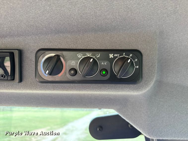 image for item DJ7790 2010 Kubota M9540 MFWD tractor