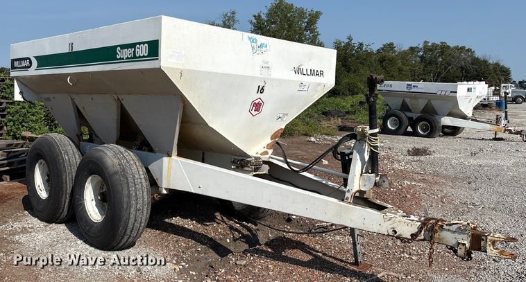 image for item DM5471 Willmar Super 600 spreader