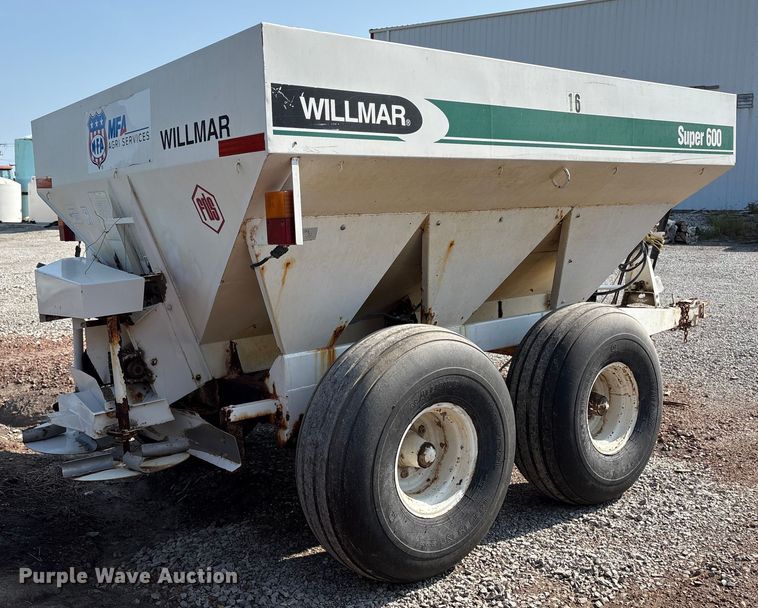 image for item DM5471 Willmar Super 600 spreader