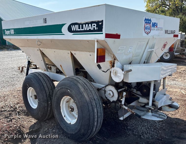 image for item DM5471 Willmar Super 600 spreader