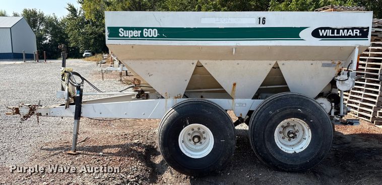 image for item DM5471 Willmar Super 600 spreader