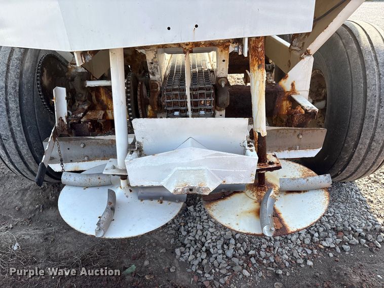 image for item DM5471 Willmar Super 600 spreader