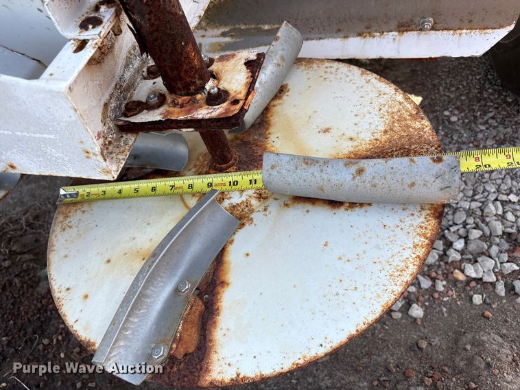 image for item DM5471 Willmar Super 600 spreader