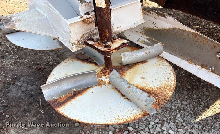 image for item DM5471 Willmar Super 600 spreader