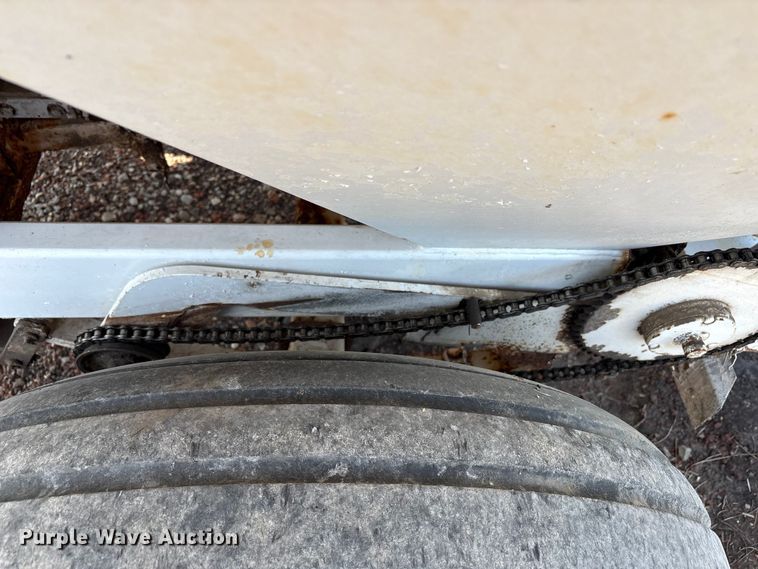 image for item DM5471 Willmar Super 600 spreader