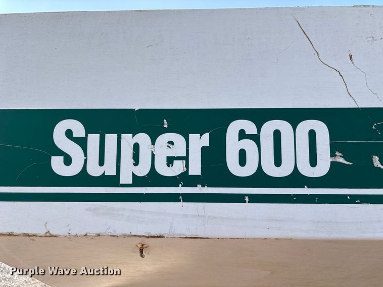 image for item DM5471 Willmar Super 600 spreader