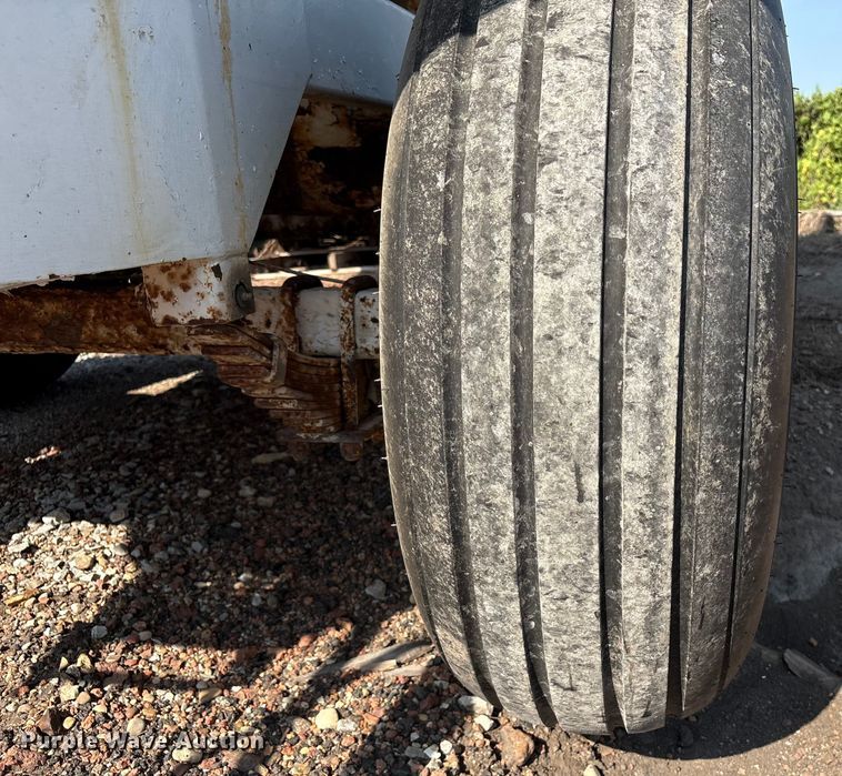 image for item DM5471 Willmar Super 600 spreader