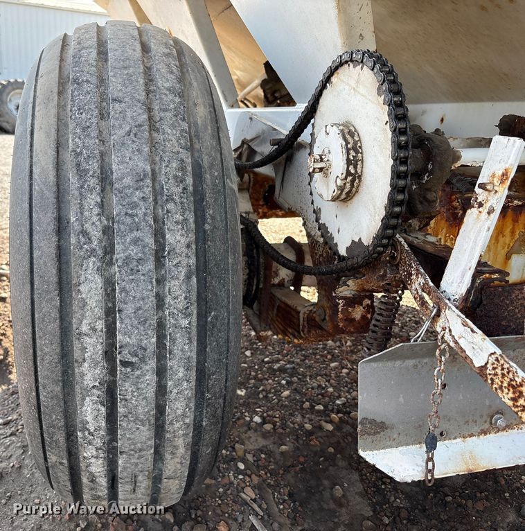 image for item DM5471 Willmar Super 600 spreader