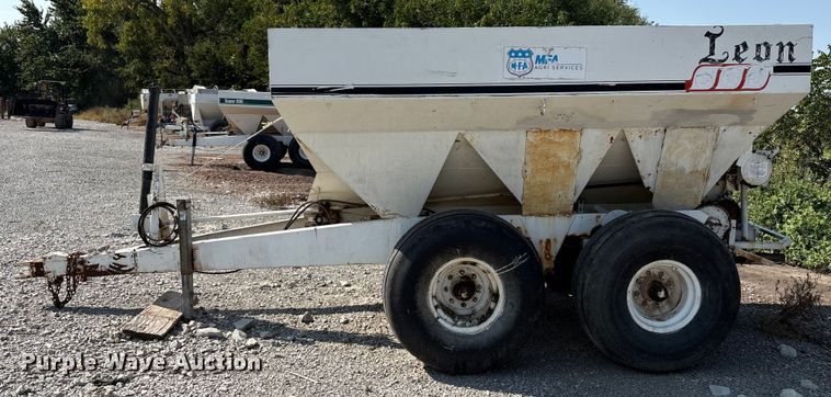 image for item DM5472 Willmar spreader