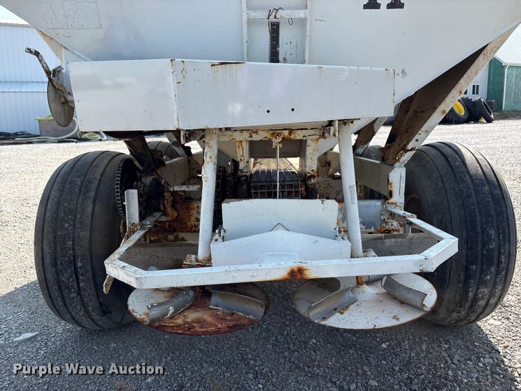 image for item DM5472 Willmar spreader