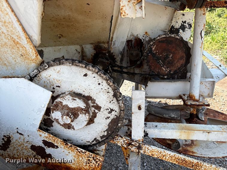 image for item DM5472 Willmar spreader