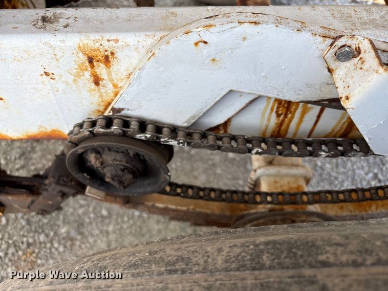 image for item DM5472 Willmar spreader