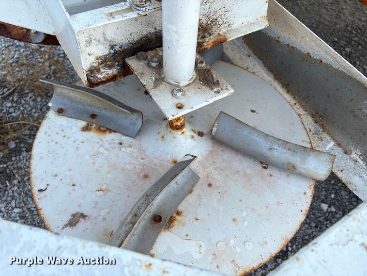 image for item DM5472 Willmar spreader