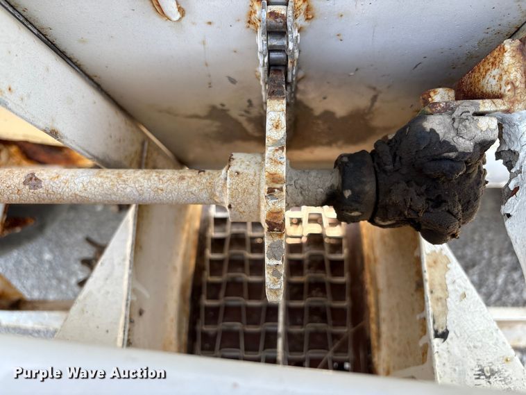 image for item DM5472 Willmar spreader