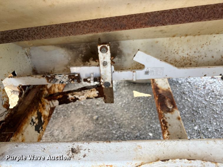 image for item DM5472 Willmar spreader