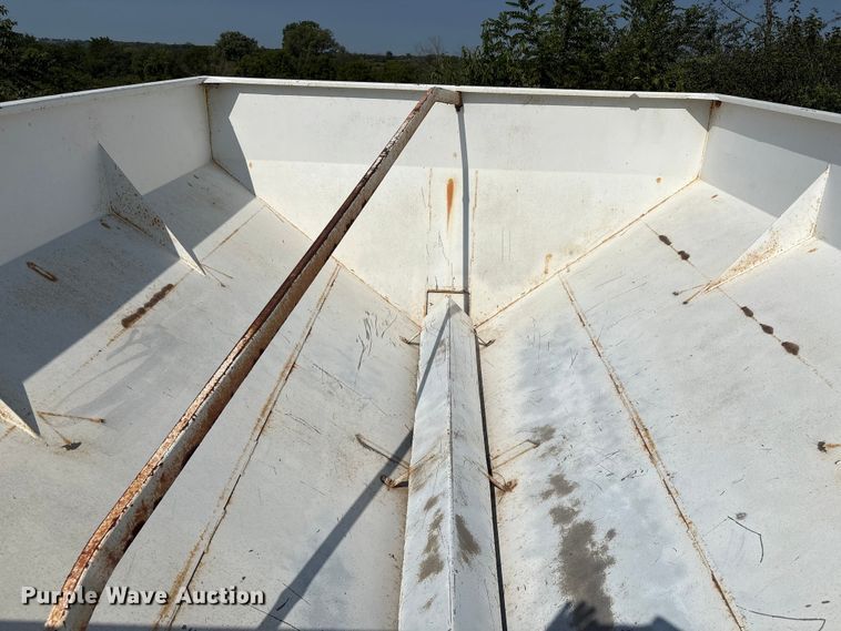 image for item DM5472 Willmar spreader