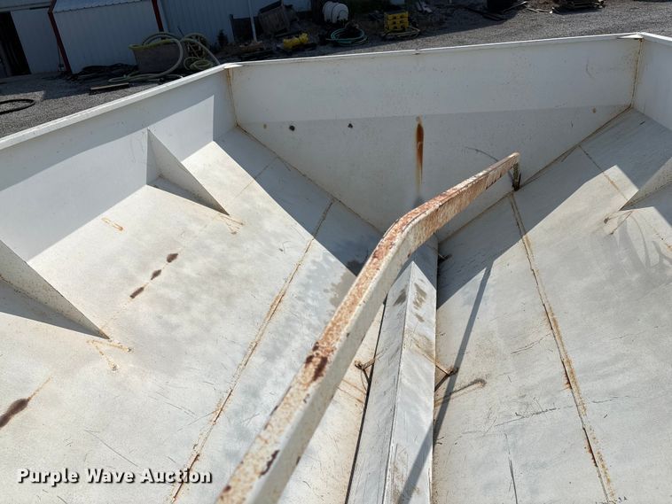 image for item DM5472 Willmar spreader