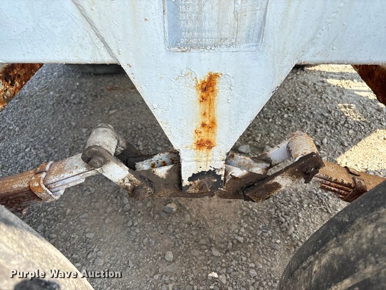 image for item DM5472 Willmar spreader