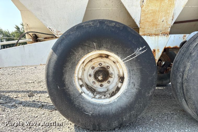 image for item DM5472 Willmar spreader