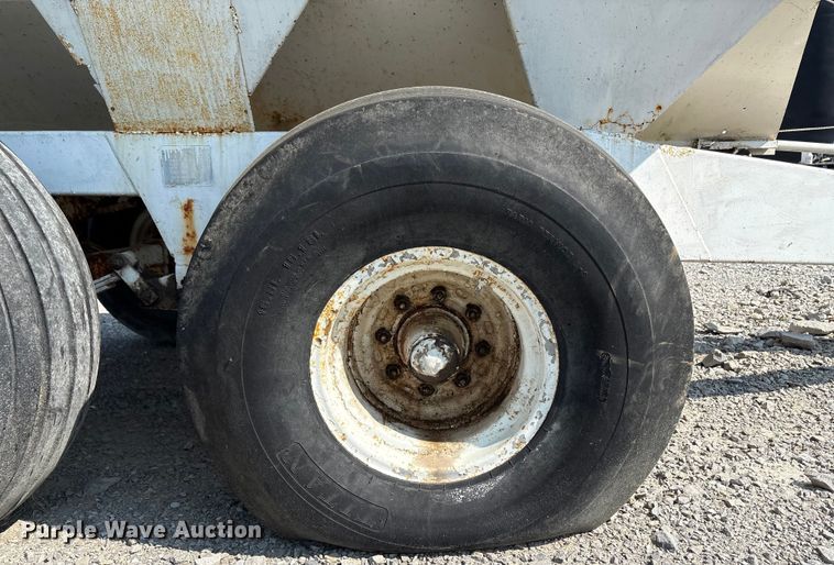 image for item DM5472 Willmar spreader