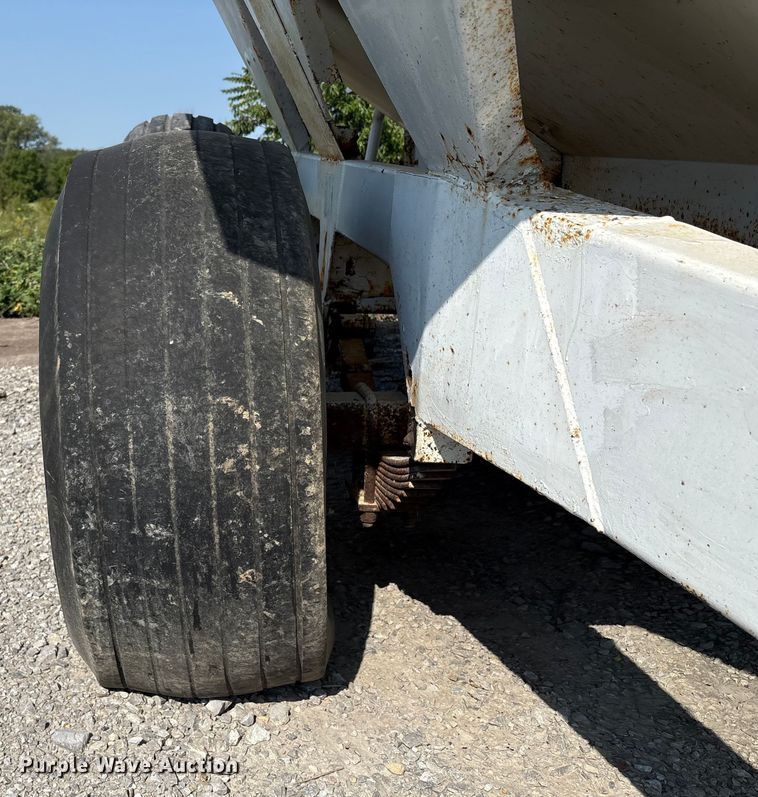 image for item DM5472 Willmar spreader