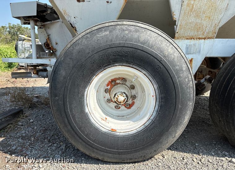 image for item DM5472 Willmar spreader