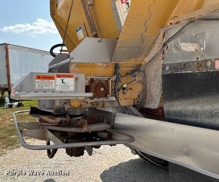 image for item DM5474 2012 Terra Gator 7300B spreader