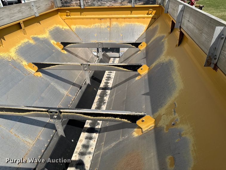 image for item DM5474 2012 Terra Gator 7300B spreader