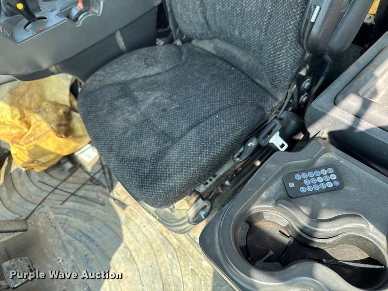 image for item DM5474 2012 Terra Gator 7300B spreader