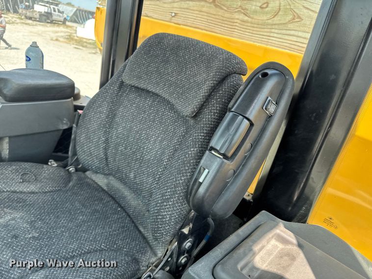 image for item DM5474 2012 Terra Gator 7300B spreader