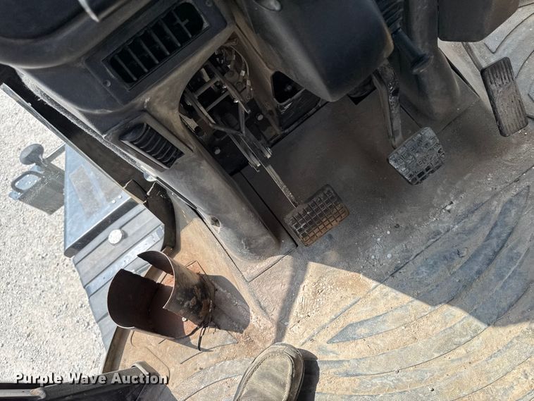 image for item DM5474 2012 Terra Gator 7300B spreader