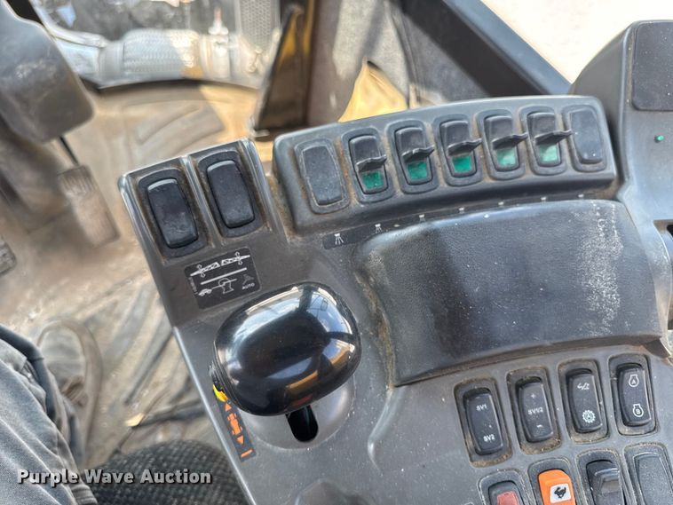 image for item DM5474 2012 Terra Gator 7300B spreader