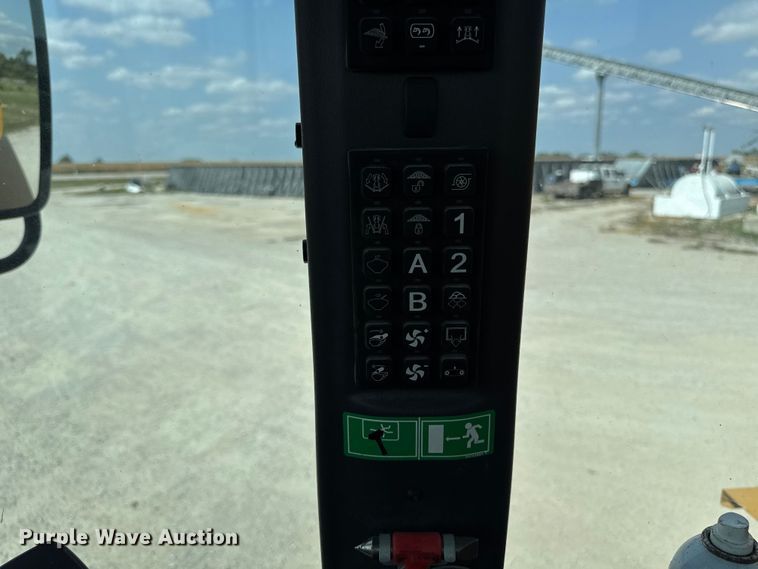 image for item DM5474 2012 Terra Gator 7300B spreader