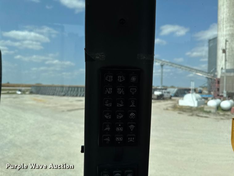 image for item DM5474 2012 Terra Gator 7300B spreader