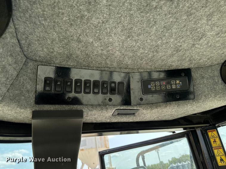 image for item DM5474 2012 Terra Gator 7300B spreader