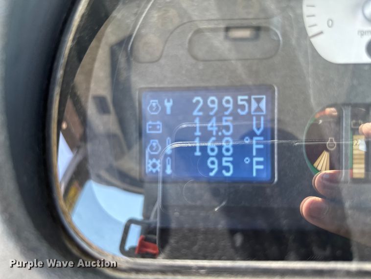 image for item DM5474 2012 Terra Gator 7300B spreader