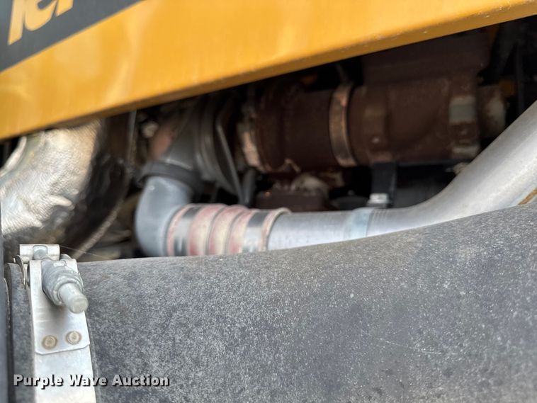 image for item DM5474 2012 Terra Gator 7300B spreader