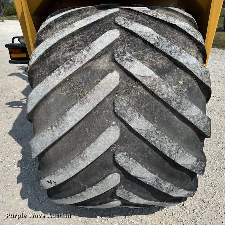 image for item DM5474 2012 Terra Gator 7300B spreader