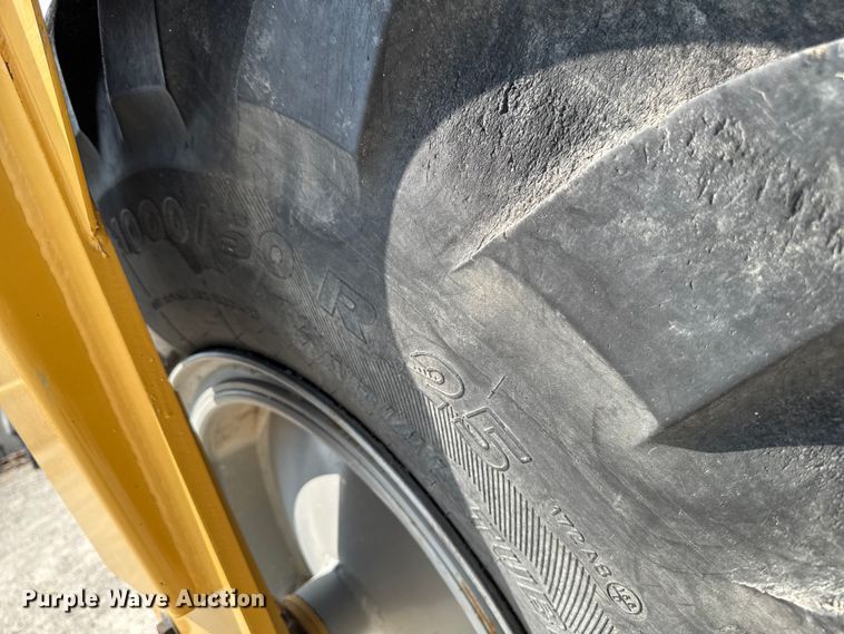 image for item DM5474 2012 Terra Gator 7300B spreader