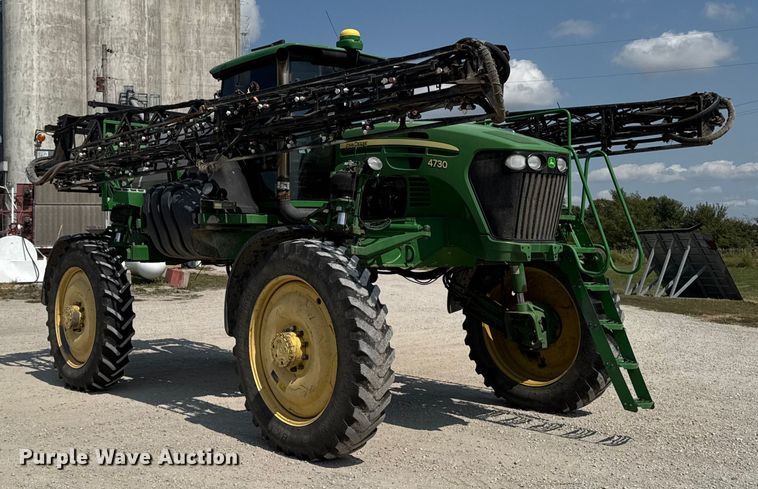 image for item DM5475 2011 John Deere 4730 sprayer
