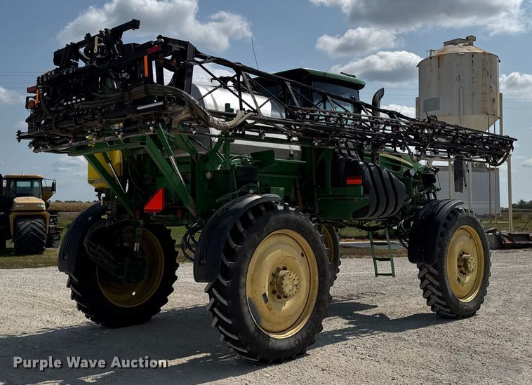 image for item DM5475 2011 John Deere 4730 sprayer