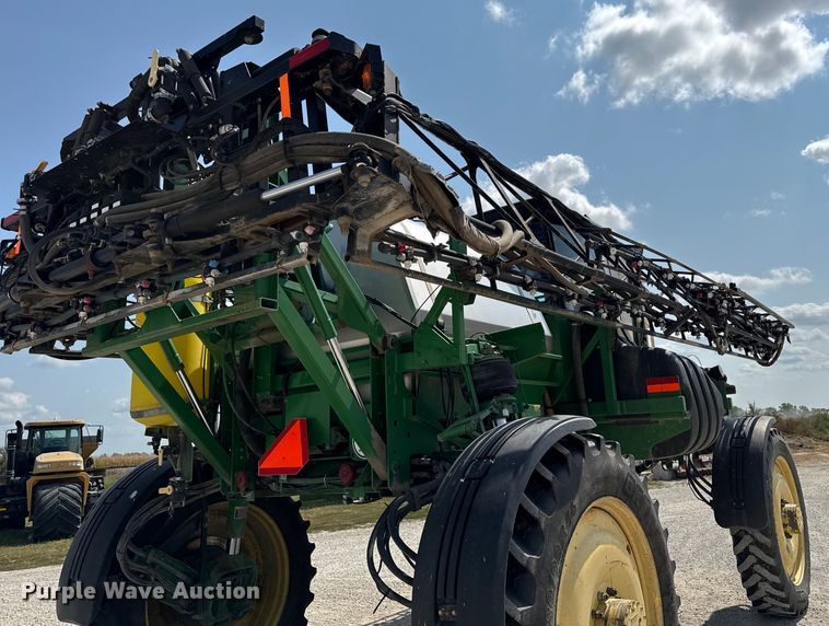 image for item DM5475 2011 John Deere 4730 sprayer
