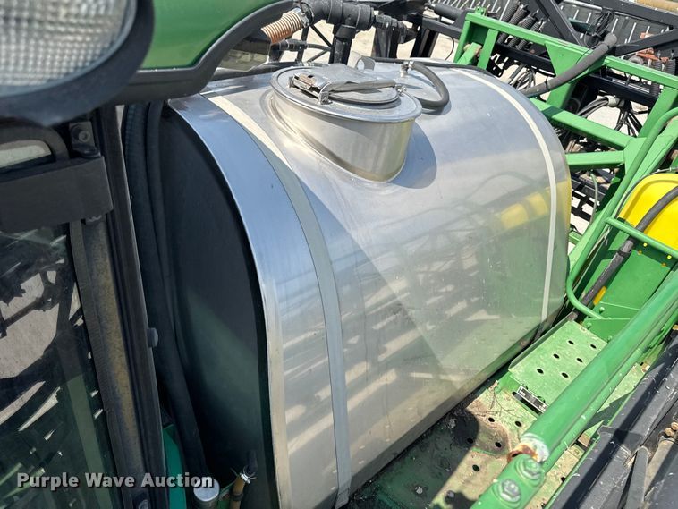 image for item DM5475 2011 John Deere 4730 sprayer