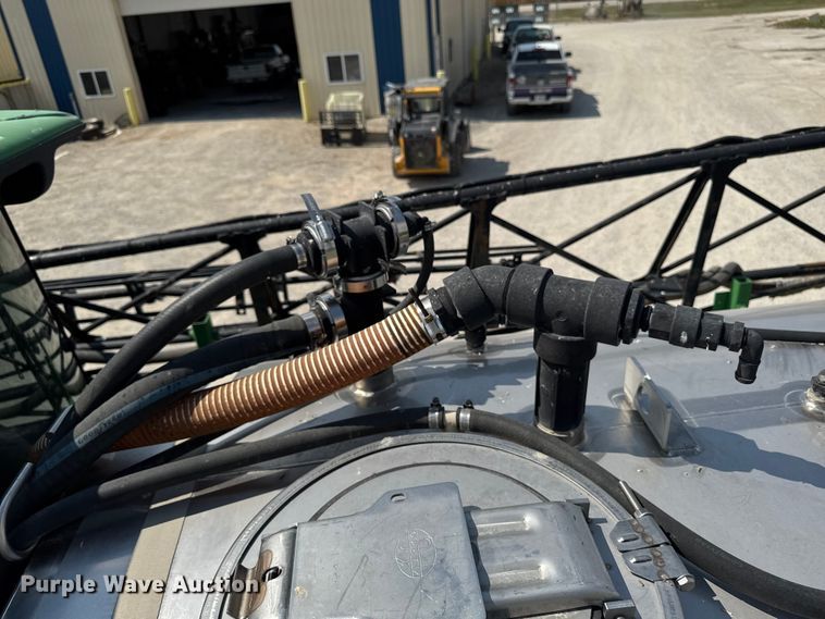 image for item DM5475 2011 John Deere 4730 sprayer