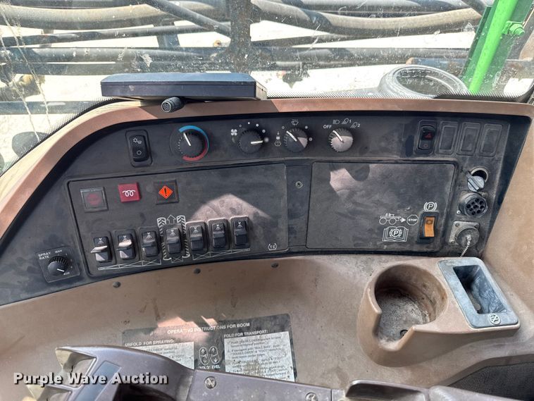 image for item DM5475 2011 John Deere 4730 sprayer