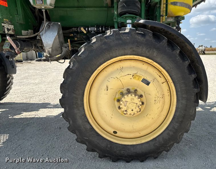 image for item DM5475 2011 John Deere 4730 sprayer