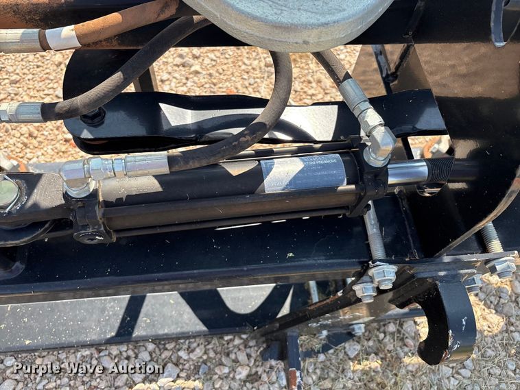 image for item DO1181 2022 Marcrest BGHD42 bale accumulator grapple